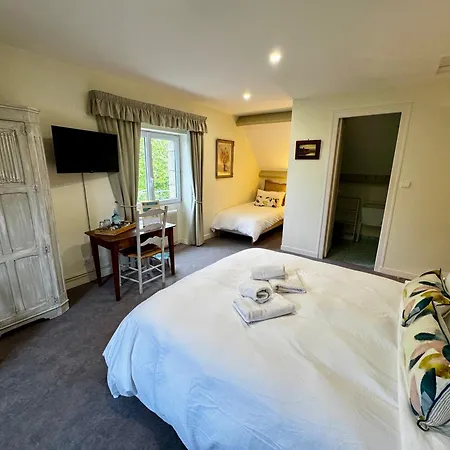 Les Vieilles Digues Bed & Breakfast 2*