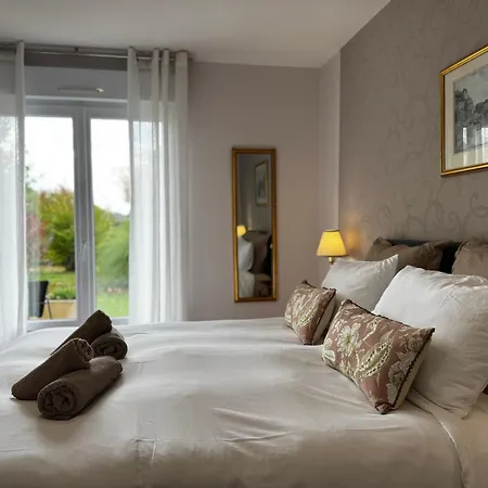 Les Vieilles Digues Bed & Breakfast 3*