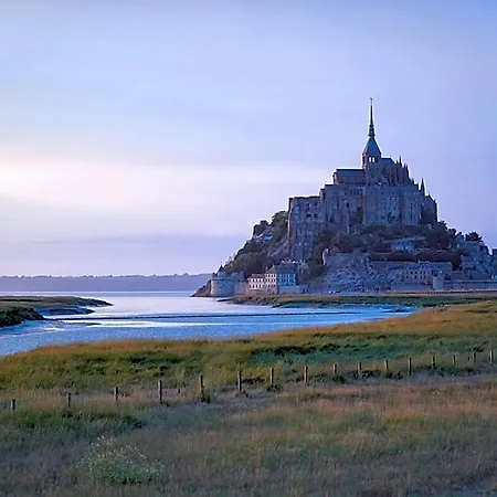 Les Vieilles Digues Bed & Breakfast 3*