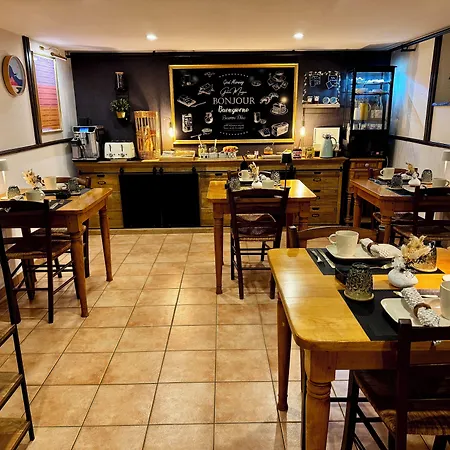 Les Vieilles Digues Bed & Breakfast 3*