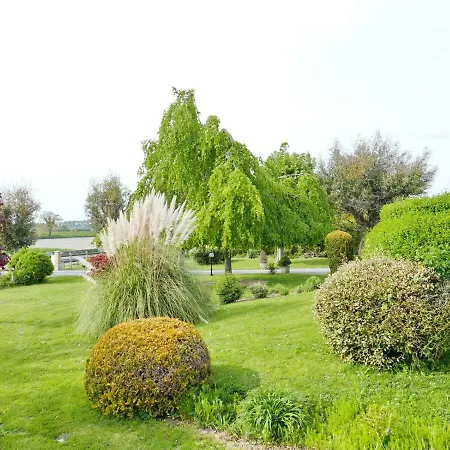 Les Vieilles Digues Bed & Breakfast